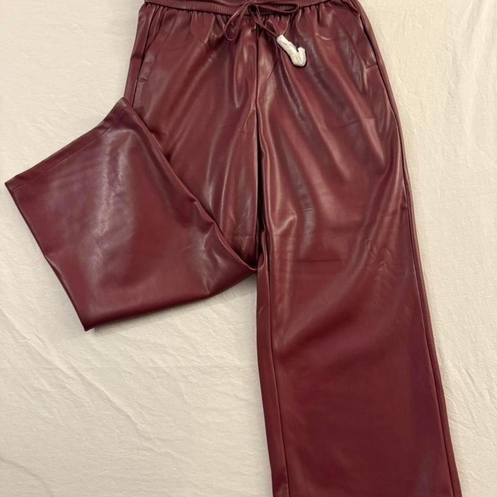 Marc New York size L, Burgundy faux leather straight leg trousers‎